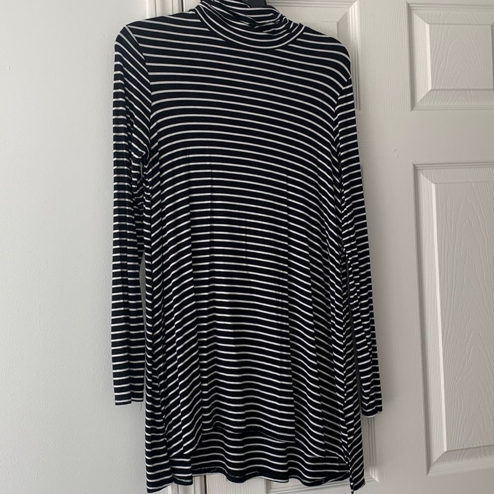 Mossimo long sleeve turtle neck